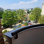 Sunrise 2 شقة بودغوريتْسا